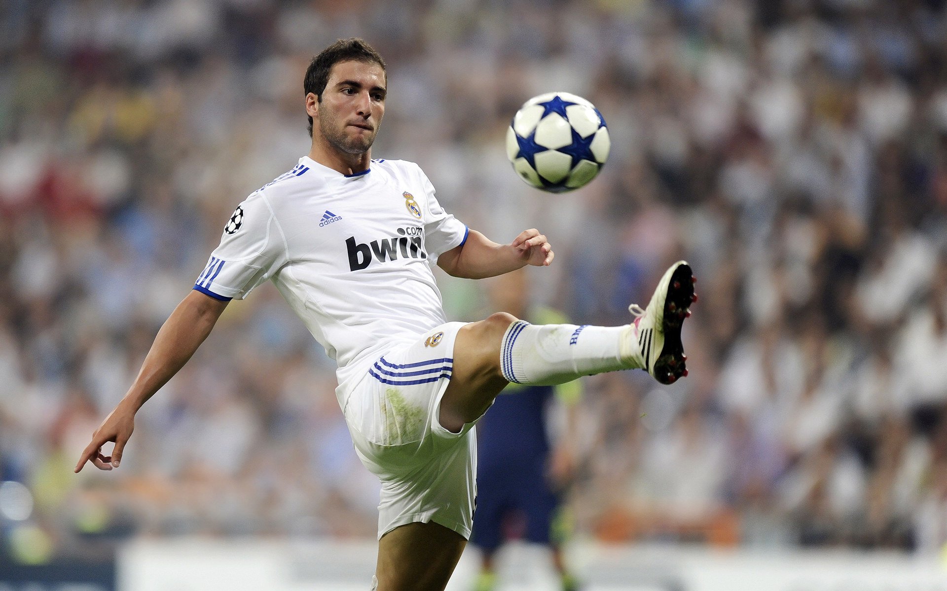 公牛又赢球，德罗赞的稳定真让人安心，公牛罗德曼算巨头吗